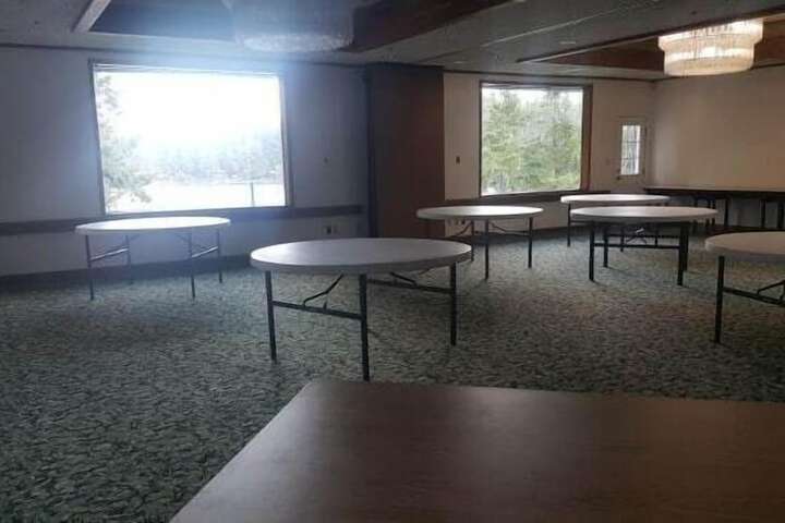 Ballroom/Hall 38 of 47