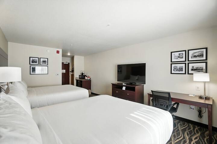 Cobblestone Hotel & Suites-Bellefontaine