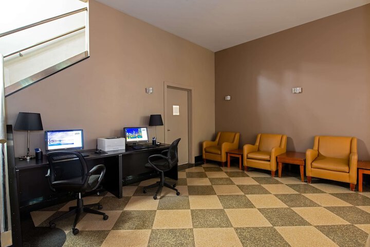 Business Center 22 of 22