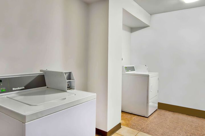 Room 12 of 25