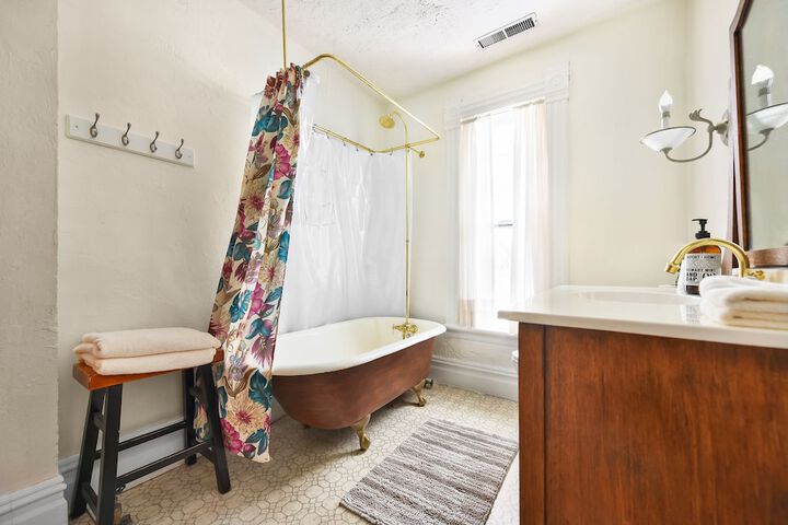 Room 17 of 26