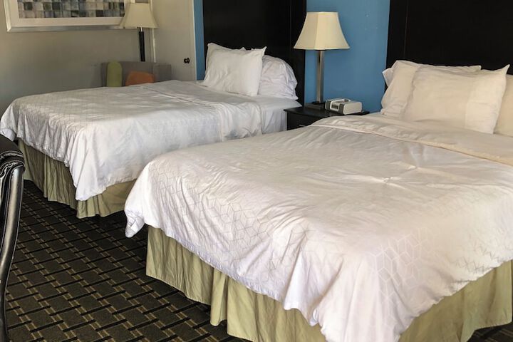 Room 5 of 10