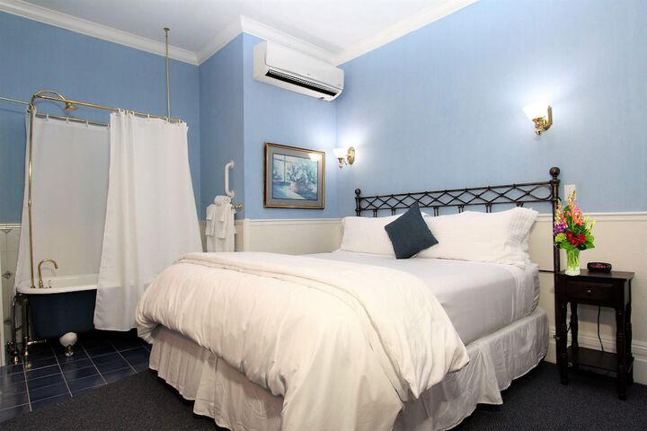 Room 42 of 72