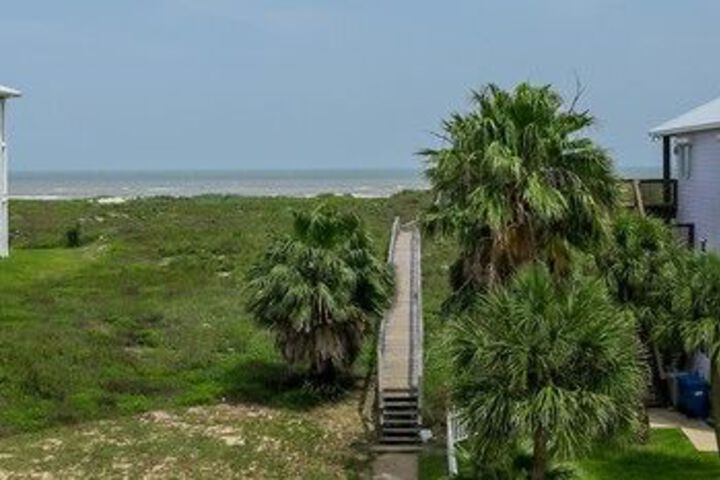 5BR 4 5BA Newly Built Luxury Beach House by RedAwning