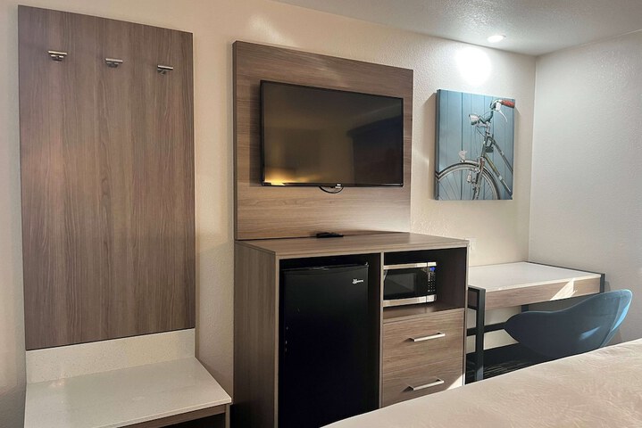 Room 25 of 52