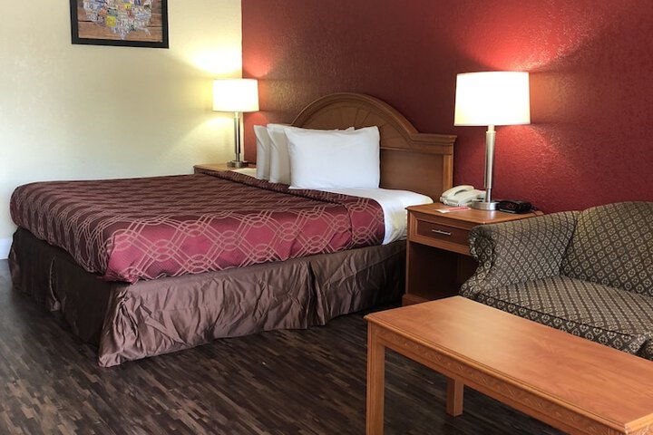 Room 19 of 28