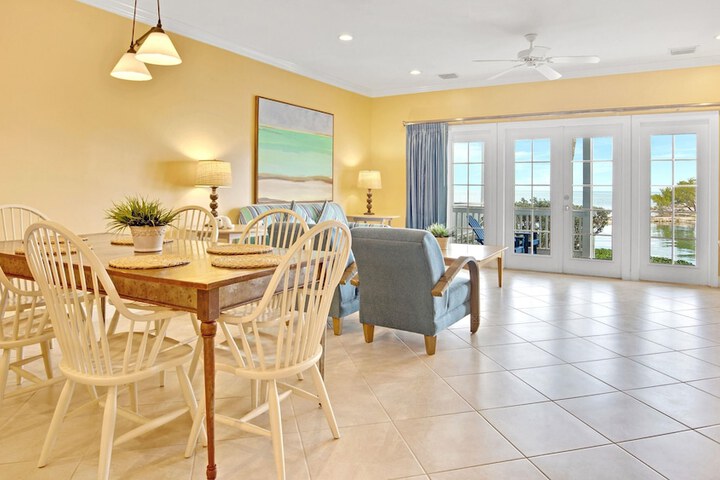 Tranquility Bay Beachfront Hotel and Resort