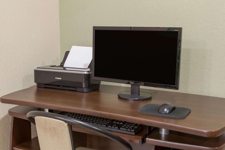 Business Center 28 of 28