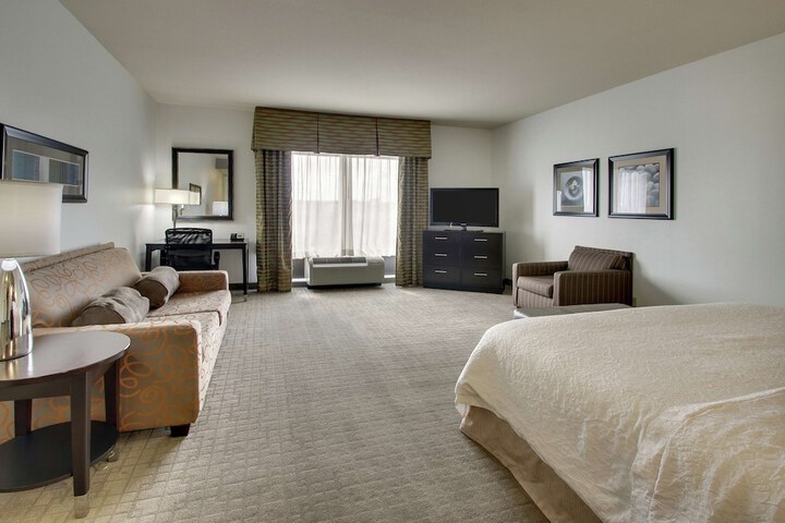 Room 11 of 38