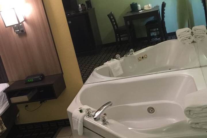 Hot Tub 29 of 30