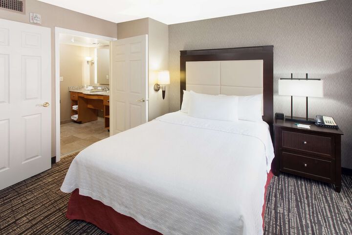 Room 14 of 28