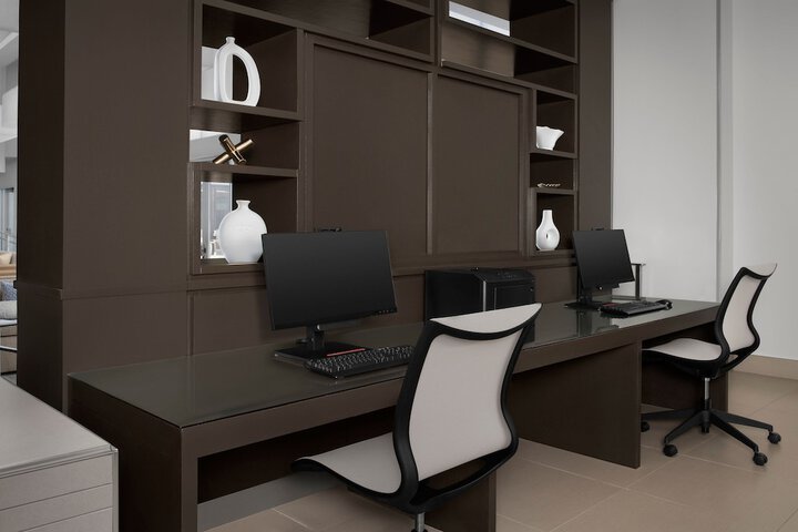 Business Center 45 of 46