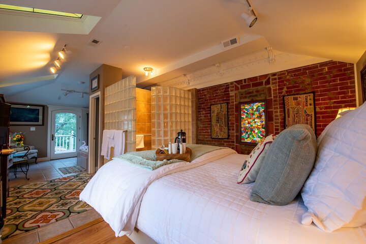 Room 15 of 36