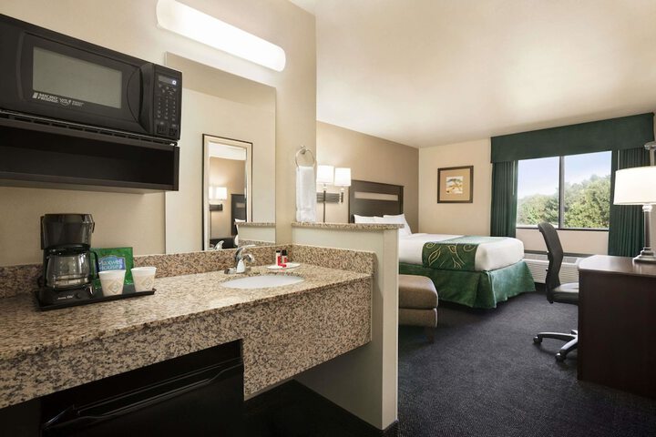 Room 7 of 17