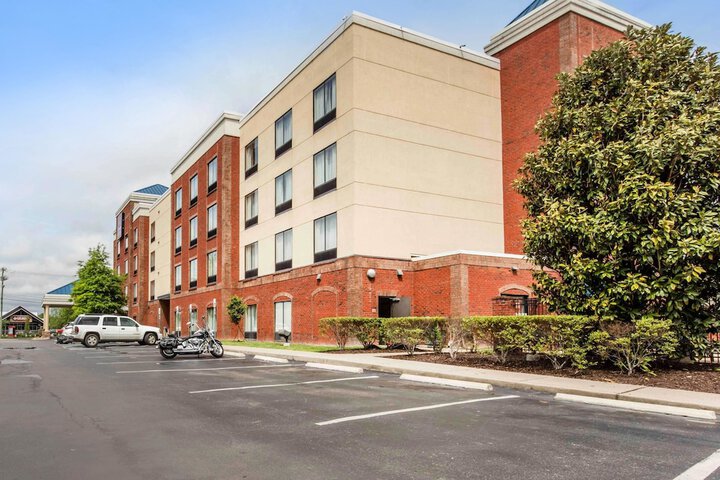 Hotel 2 of 35
