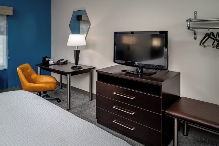 Room 18 of 110