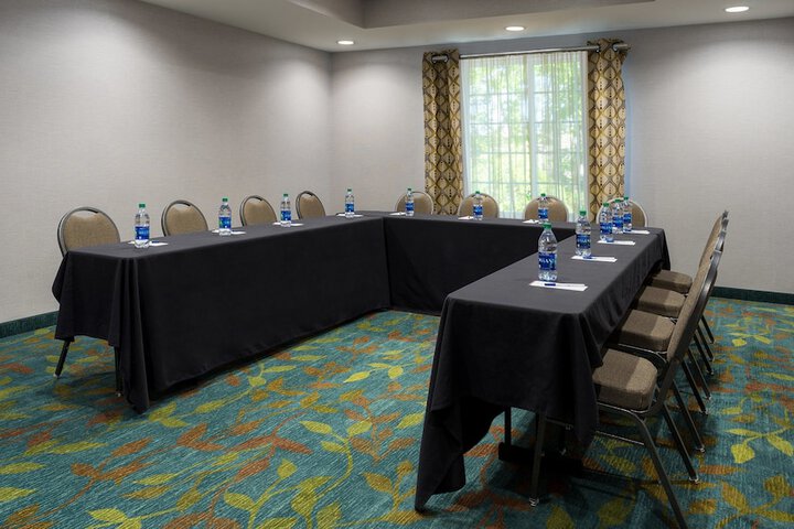 Candlewood Suites Grove City - Outlet Center by IHG
