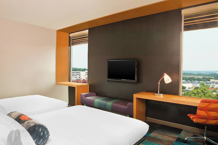 Room 14 of 34