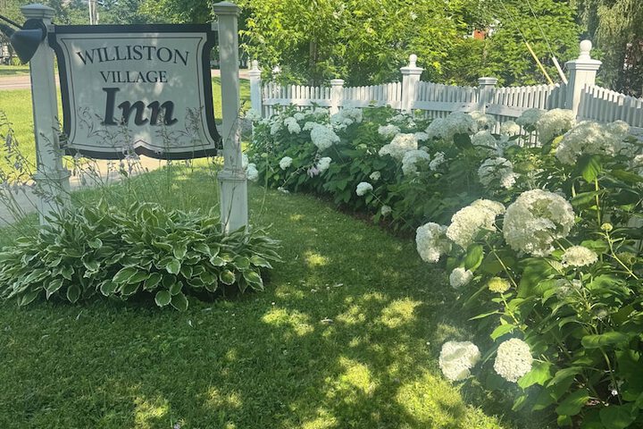 Williston Village Inn