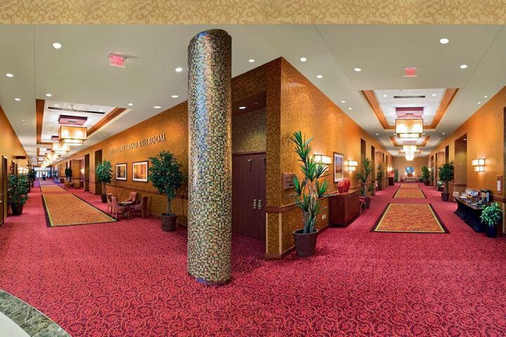 Embassy Suites by Hilton E Peoria Riverfront Conf Center