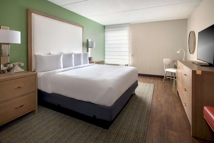 Room 15 of 27
