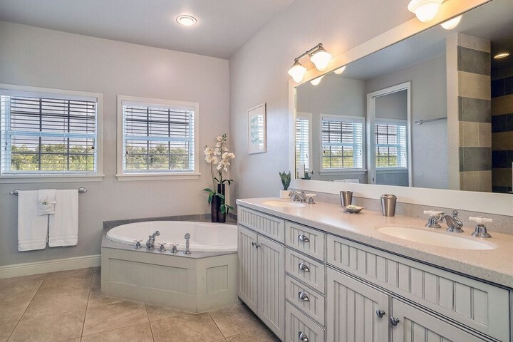 The Palm and Shell Captiva Island Private Luxury Home With Pool hot tub and Beach Access