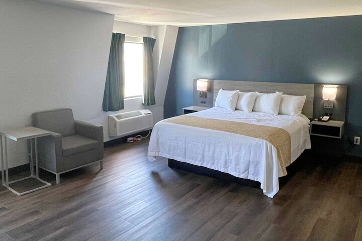 Room 10 of 24