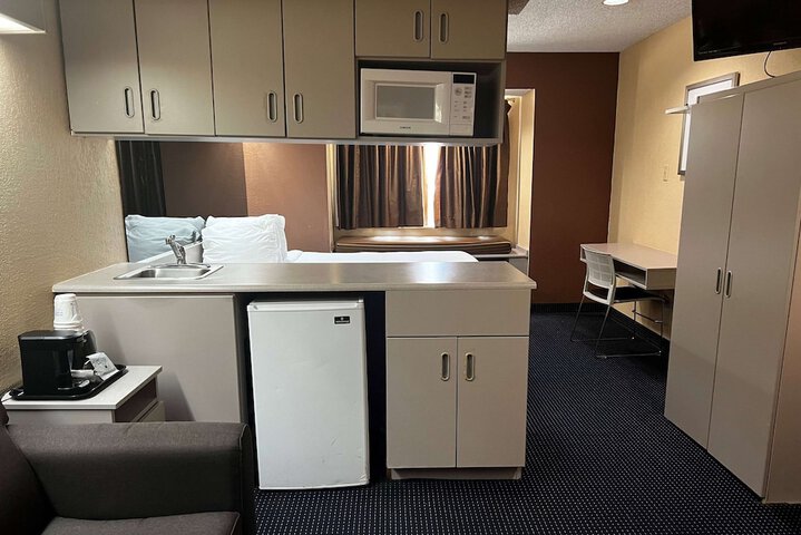Room 14 of 29