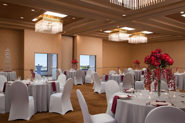 Ballroom/Hall 65 of 74