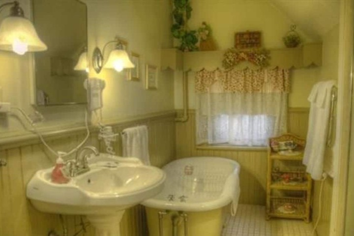 Room 13 of 64