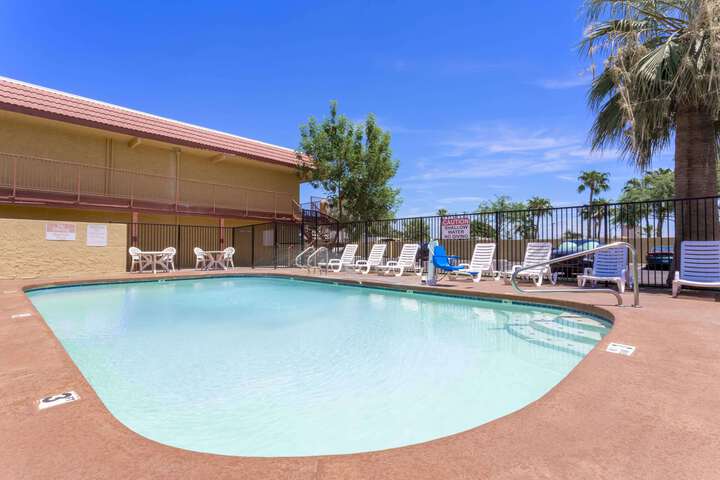 Pool 4 of 8