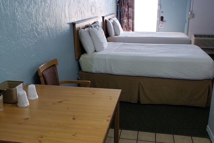 Topaz Motel