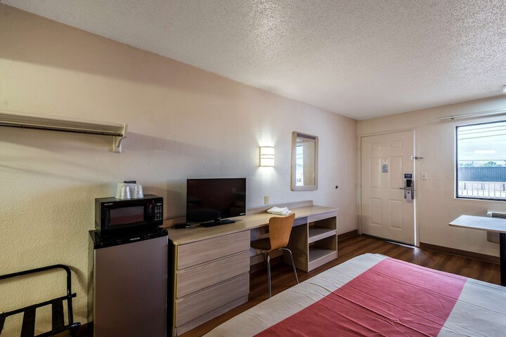 Room 28 of 29