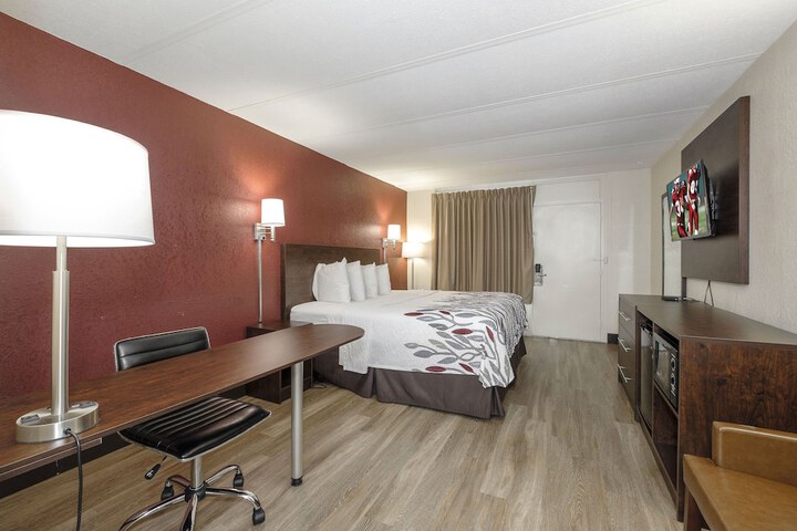 Room 14 of 28