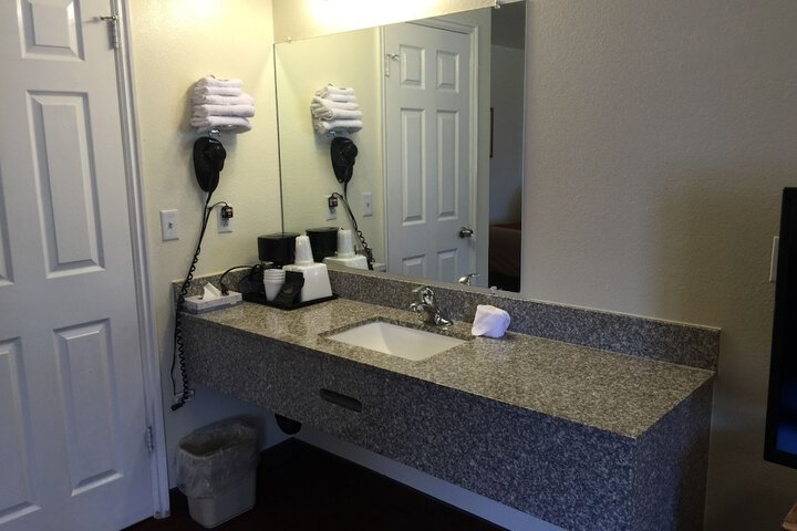 Room 21 of 31