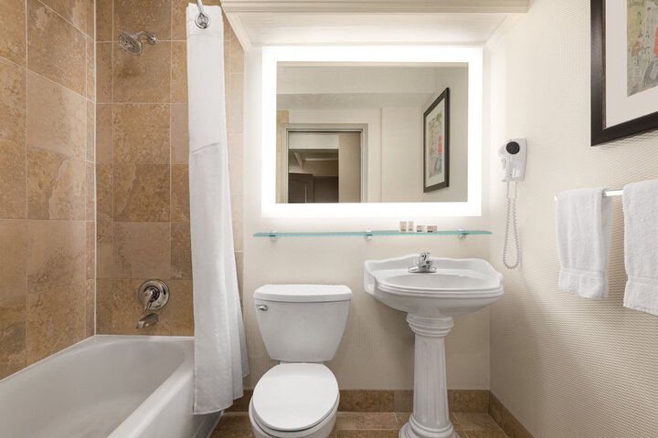 Holiday Inn Boston - Cambridge Area by IHG