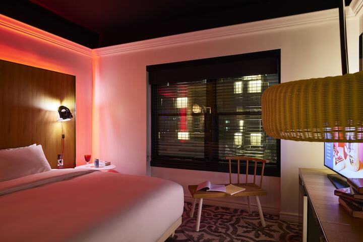 Room 27 of 121