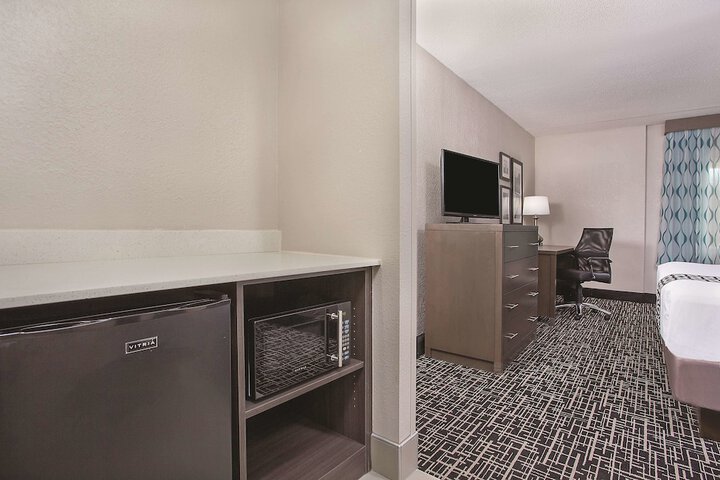 Room 25 of 60