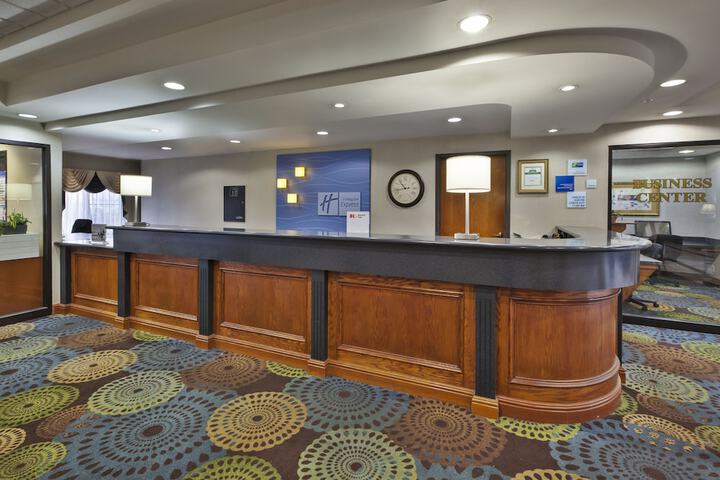 Hotel 2 of 121