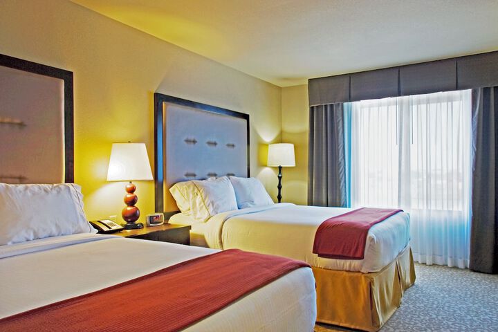 Holiday Inn Express & Suites Wichita Falls by IHG