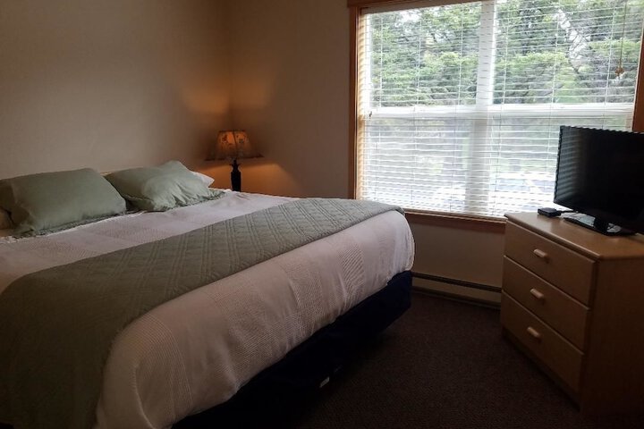 Room 13 of 37