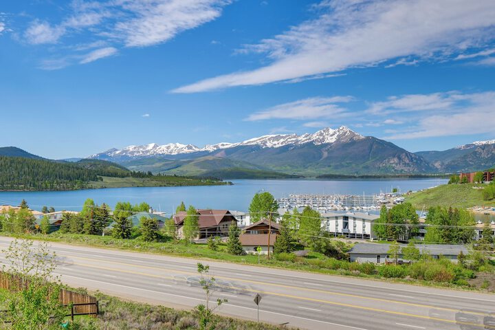 Hot Tub Relaxation: Luxe Summit Gem w / Mtn Views