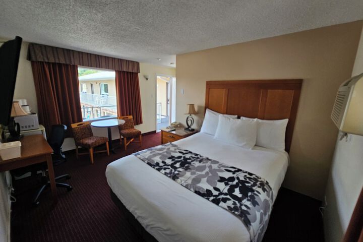 Room 20 of 38