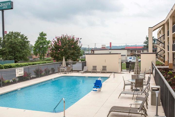 Pool 7 of 30