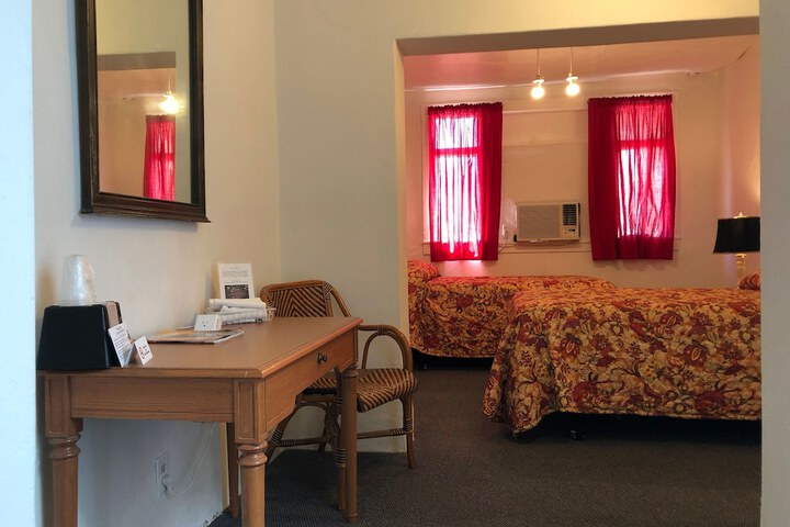 Room 42 of 97