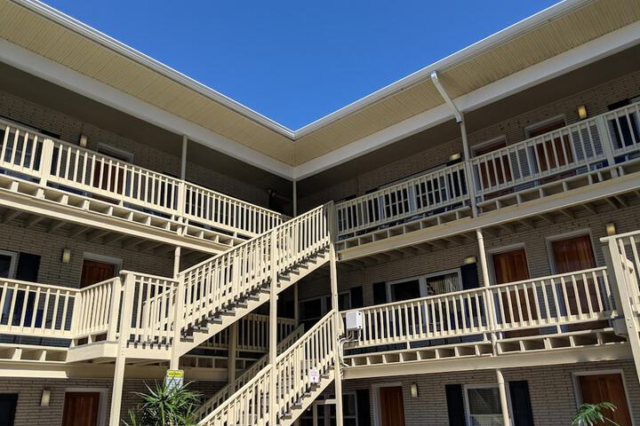 Hotel 8 of 51