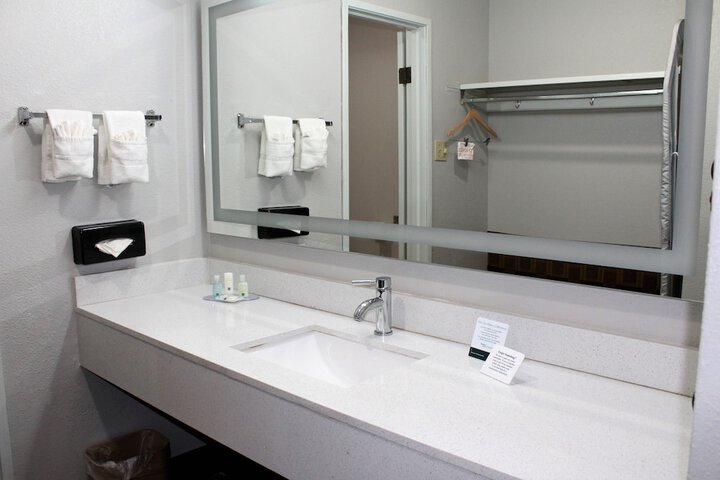 Room 4 of 22