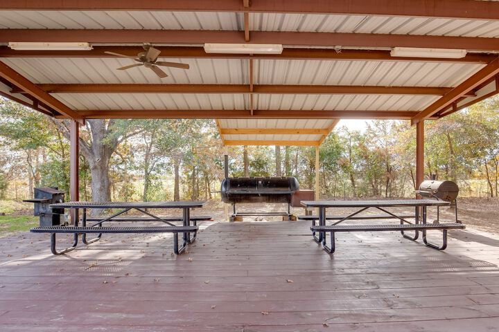 On-site Fishing Pier: Pet-friendly Kerens Cabin!