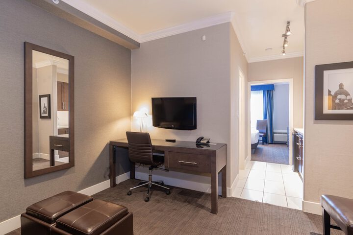 Room 36 of 60
