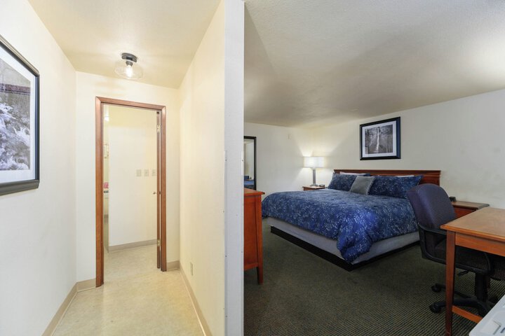 Room 60 of 128